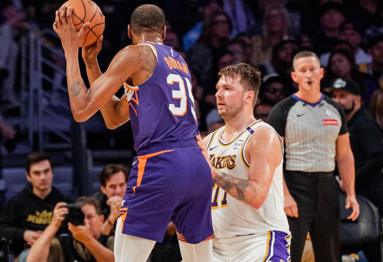 开云体育官方网站-湖人B队碾压凯尔特人,乔治三分雨点燃全场的简单介绍