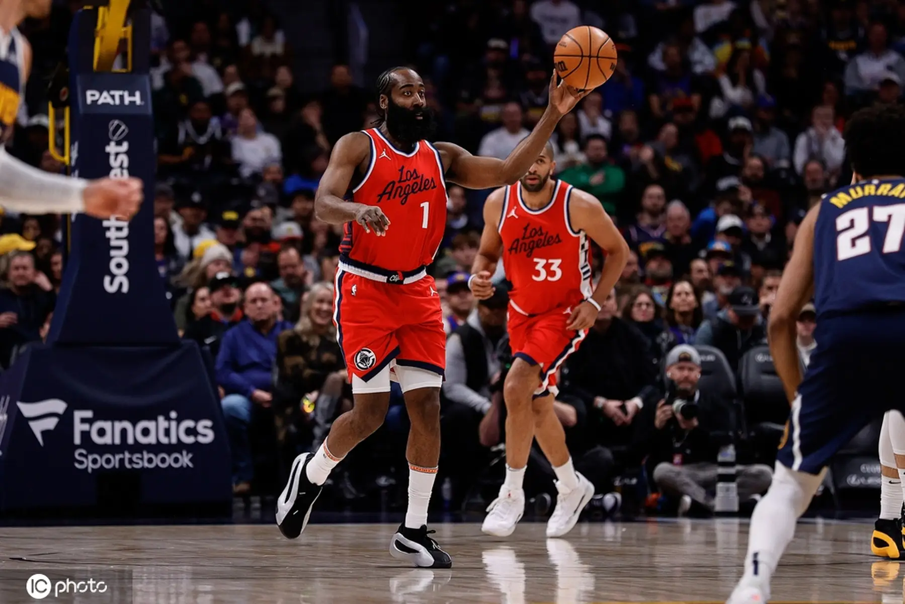 开云官网-国王险胜上海队，哈登状态火热